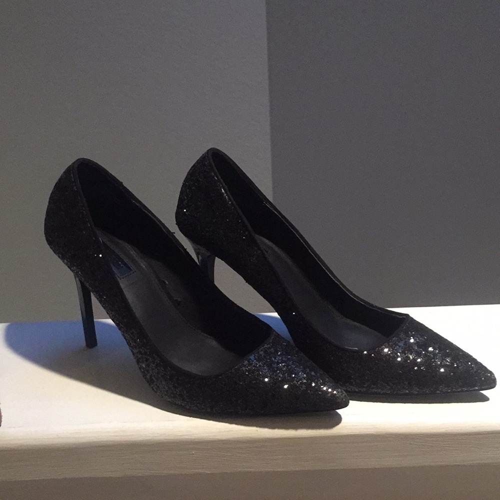 Sparkly black heels!